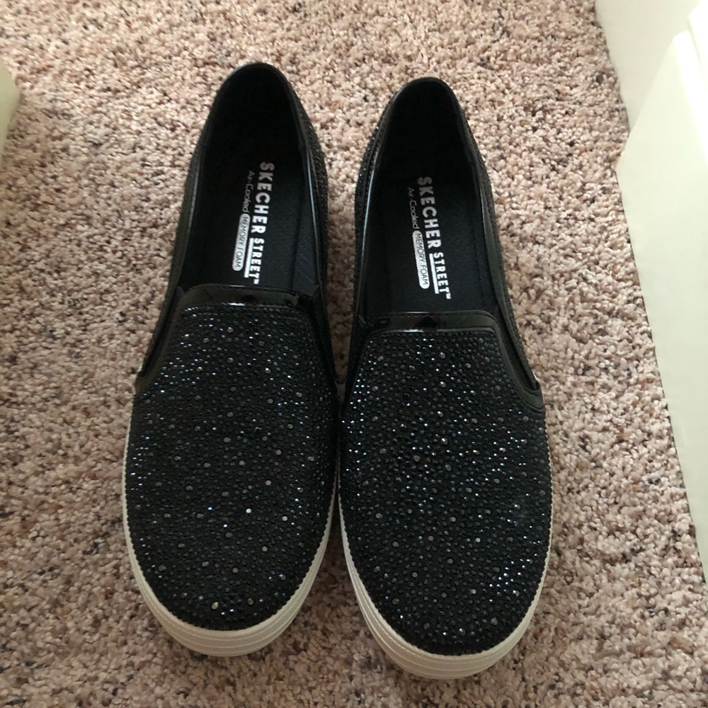 Black Sketcher Platforms